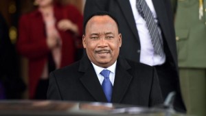 Outgoing Niger President Mahamadou Issoufou: Gunfire heard near his Palace