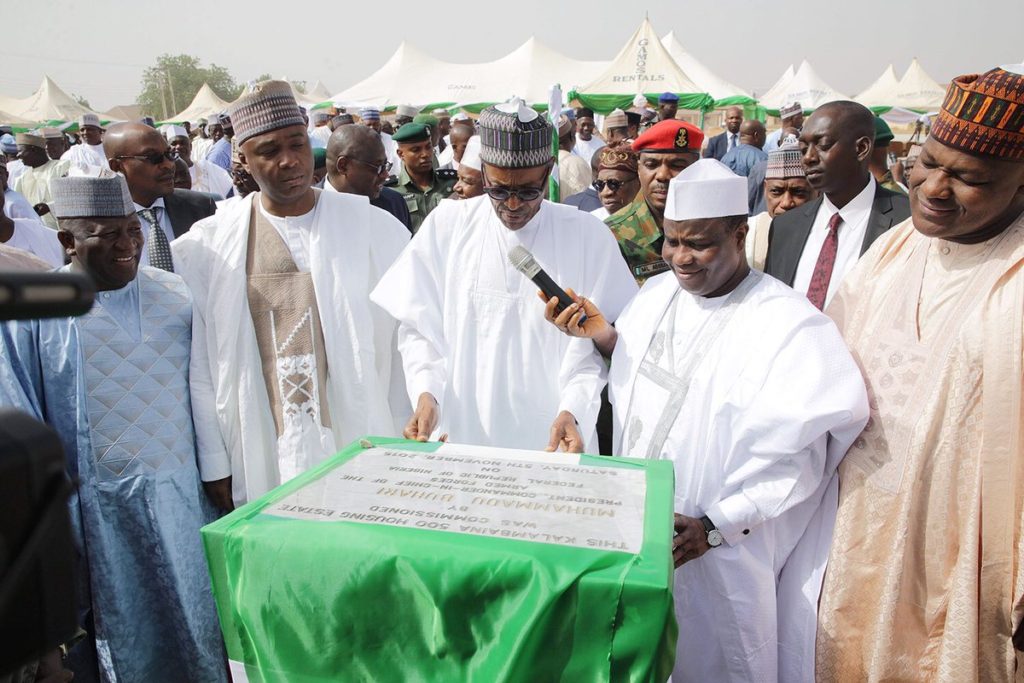 President Buhari commissioning the Sokoto housing