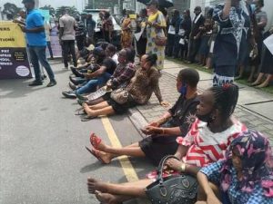 A cross section of teachers of Demonstration Schools owed 5 years salaries by Rivers State Government occupy gate of Govt. House,, Port Harcourt.