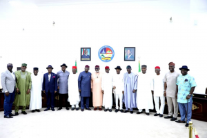 From Left: Governor Godwin Obaseki of Edo; Dapo Abiodun of Ogun, Akwa Ibom Deputy Governor, Moses Ekpo; Governor Willie Obiano of Anambra, Douye Diri of Bayelsa, Ebonyi’s David Omahi, Kayode Fayemi of Ekiti, Chairman, Southern Governors Forum and Govenor of Ondo, Rotimi Akeredolu; Senator Ifeanyi Okowa of Delta, Nyesom Wike of Rivers, Babajide Sanwolu of Lagos, Enugu State’s Ifeanyi Ugwanyi, Imo Deputy Governor, Placid Njoku; Oyo State Governor, Seyi Makinde and Okezie Ikpeazu of Abia in a photograph after Southern Governors meeting at Government House, Asaba. Tuesday