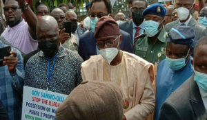 Governor Sanwo-Olu at Magodo Estate on Tuesday