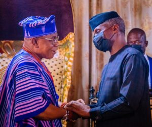 Vice President Yemi Osinbajo, SAN, pays a visit to to Deji of Akure Oba Aladelusi Ogunlade Aladetoyinbo,