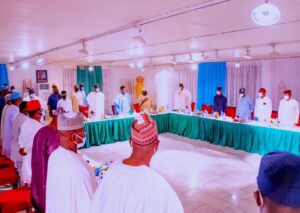 President Buhari and the APC presidential aspirants at their meeting on Saturday evening