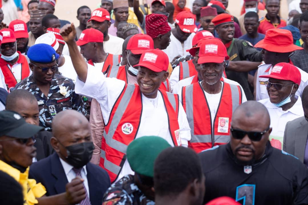 Keep Kano clean Initiative: Governor Yusuf employs 4, 500 street sweepers - - Vimarsana News