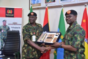 The Corps Commander Artillery Major General Markus Kangye was welcomed by the commander of 35 Artillery Brigade, Brigadier General Mohammed Aminu.
