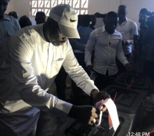President George Weah voted at the Kendeja Elementary School at Rehab community, a stone’s throw from his official presidential residence