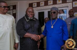 (left-Right) 2nd Alhaji Asari Dokubo, Leader of the defunct Niger Delta Peoples Volunteer Force, NDVF, in handshake withat His Royal Majesty, King Michael Ateke Tom,at his Okochiri Palace in the Okrika Kingdom of Okrika Local Government area of Rivers State, after a close door meeting on Saturday October 14.