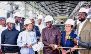 Lagos State Governor, Mr. Babajide Sanwo-Olu (middle); Consul General of the People's Republic of China in Lagos, Ms. Yan Yuqing (second right); Commissioner for Transportation, Mr. Oluwaseun Osiyemi (right); Chairman of CIG Motor (distributors of GAC Motor in Nigeria), Chief Diana Chen (second left), Special Adviser to the Governor, Hon. Sola Giwa (left), during the completion ceremony of the first 2000 cars assembled by GAC Motors in Lagos, held at Ogba, Ikeja, on Tuesday, 24 October 2023.