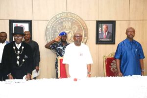 Governor Siminalayi Fubara flanked by the Regent of Kalabari Kingdom, Dr Charles Numbere and SSG, Dr. Tammy Danagogo during the visit of Kalabari Se Kobiri at Government House, Port Harcourt on Friday