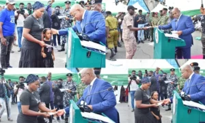 Uzodimma compensates families of security officers killed by unknown gunmen in Ehime Mbano