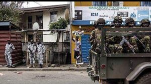 Soldiers and police on arrest mission