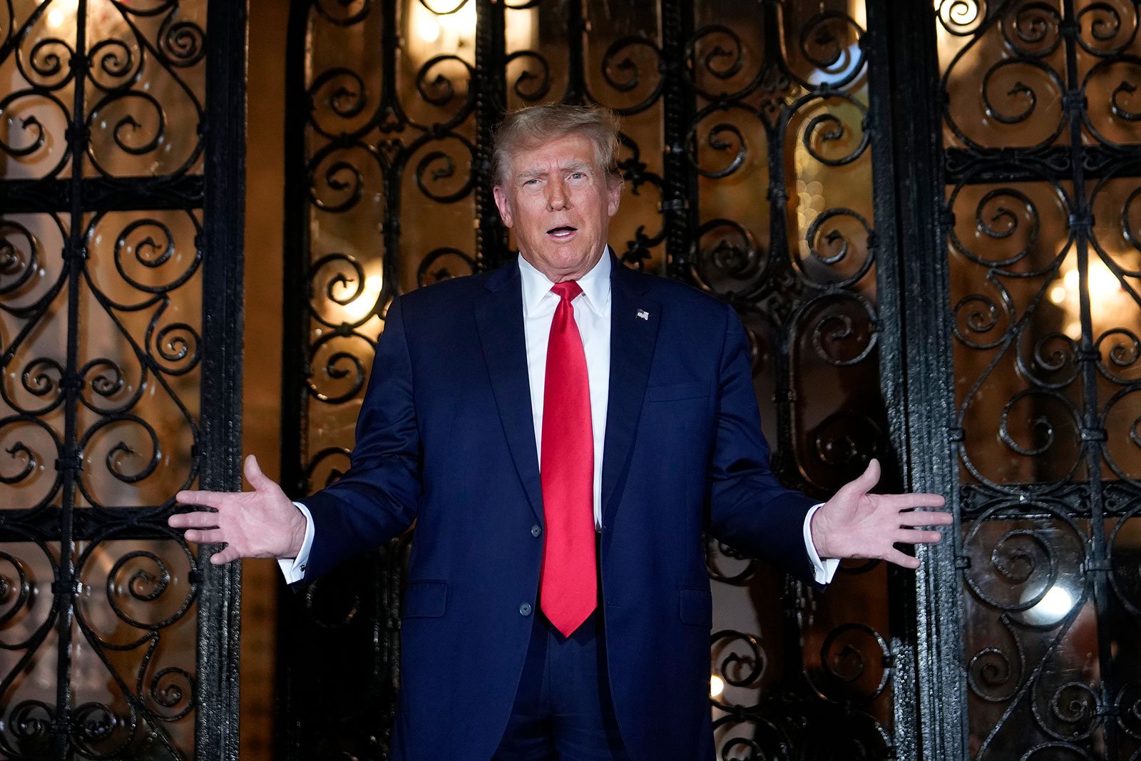 Civil fraud trial: Judge orders Trump and companies to pay nearly $355m - - Vimarsana News
