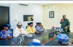 Governor Oyebanji addressing Afenifere delegation, led by the Ondo State Chairman of the group, Chief Korede Duyile