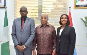 Governor Hope Uzodimma of Imo State flanked on his right by Mr. Chinonso Oparaji and on his left by Mrs. Chipuruime Udeh, two indigenes of Imo State who made first class at the Nigerian Law School recently, when the duo paid a courtesy call on the Governor at Government House Owerri... Monday