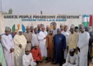 Isah Nuhu and others while submitting the petition to APC state leadership on Sunday