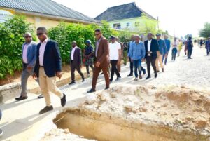 Governor Siminalayi Fubara today Saturday paid unscheduled visit to Bori internal roads project abandoned by Contractor after pocketing N4bn out total contractual sum of N6bn.