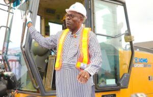 Rivers State Governor, Sir Siminalayi Fubara, acknowledging cheers from the crowd shortly after flagging-off construction of Okania-Ogbogoro Road at Ogbogoro in Obio/Akpor Local Government Area on Friday.
