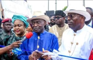 Former Governor,Dr Peter Odili commissioning the Egbema-Omoku dualized road in Ogba-Egbema-Ndoni local government area built by the administration of Governor Siminalayi Fubara to mark his one year in office.
