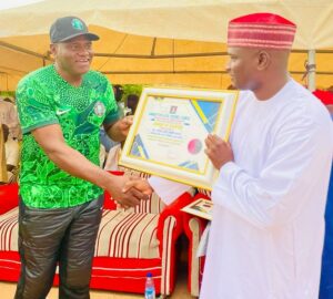 Sunusi Bature Dawakin Tofa his Award of Honour