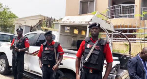 EFCC operatives in front of the Abuja residence of ex-Kogi Governor, Yahaya Bello on Wednesday, April 17, 2024