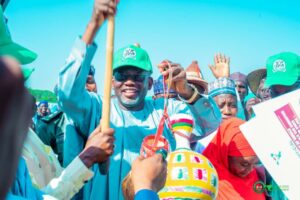 Governor Nnamadi launching the first Mobile Veterinary Clinics programme.jpg