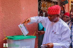 Governor Yusuf casting his vote.jpg