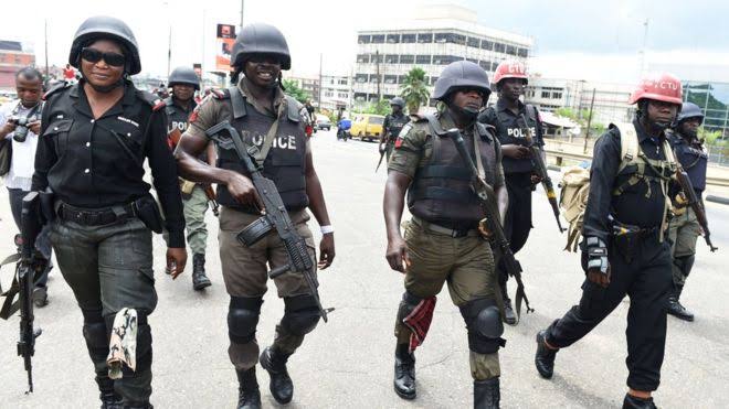 Nigerian policemen3.jpg
