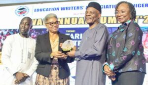 Arc. Sonny Echono receiving his award.jpg