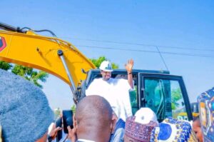 Governor Radda during the flagging off of the road project.jpg