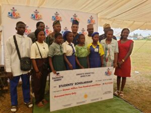 Beneficiaries of the Dangote Cement scholarship scheme.jpg