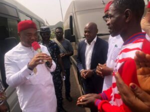 Gover Uzodimma presenting three buses to Heartland Football Club, Heartland Queens of Owerri.jpg