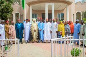 Members of the Committee in a group photograph with SSG