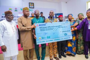 Governor Oyebanji and some of the beneficiaries