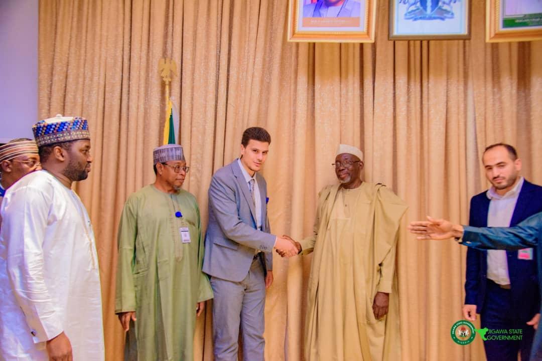 Governor Namadi and the delegation from Al-Yaseen