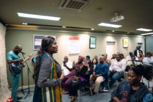 Evelyn Osagie performing 