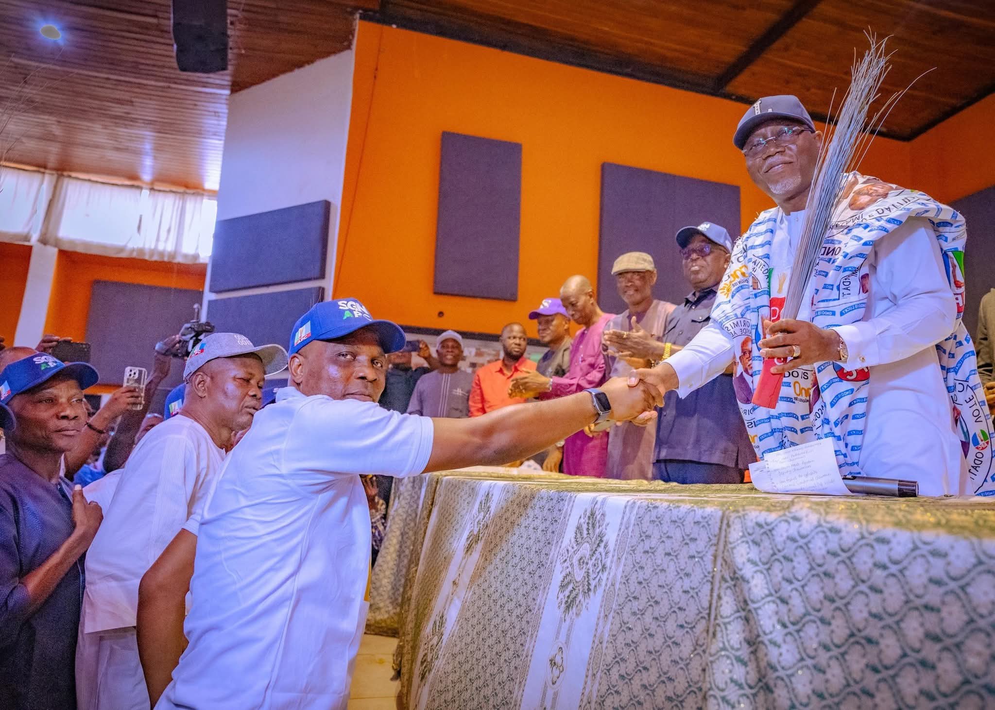 Governor Aiyedatiwa welcoming the new members