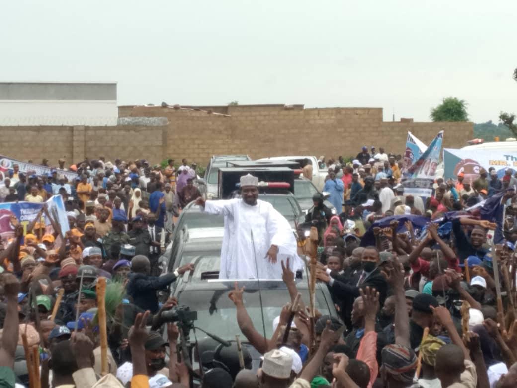 Senator Barau being hailed by APC supporters during the campaign