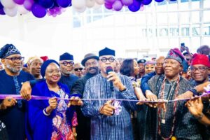 L-R: Commissioner for Transportation, Engr. Gbenga Dairo; Ogun State Deputy Governor, Engr. Noimot Salako-Oyedele; Governor Dapo Abiodun; Chairman/CEO, Value Jet, Mr Kunle Soname and the Olofin of Ilishan-Remo, Oba (Dr) Micheal Sonuga; Head of Service, Mr. Kehinde Onasanya, during the cutting of the tape commemorating the inaugural flight at the Gateway International Airport, Ilishan Remo, on Tuesday.