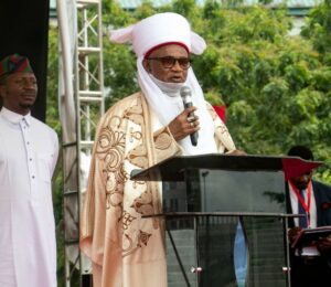 His Royal Highness Gen. Yahaya Abubakar (Etsu Nupe) declaring the trade fair open