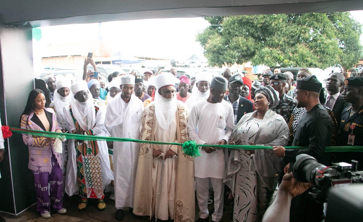 His Royal Highness Gen. Yahaya Abubakar (Etsu Nupe) declaring the trade fair open
