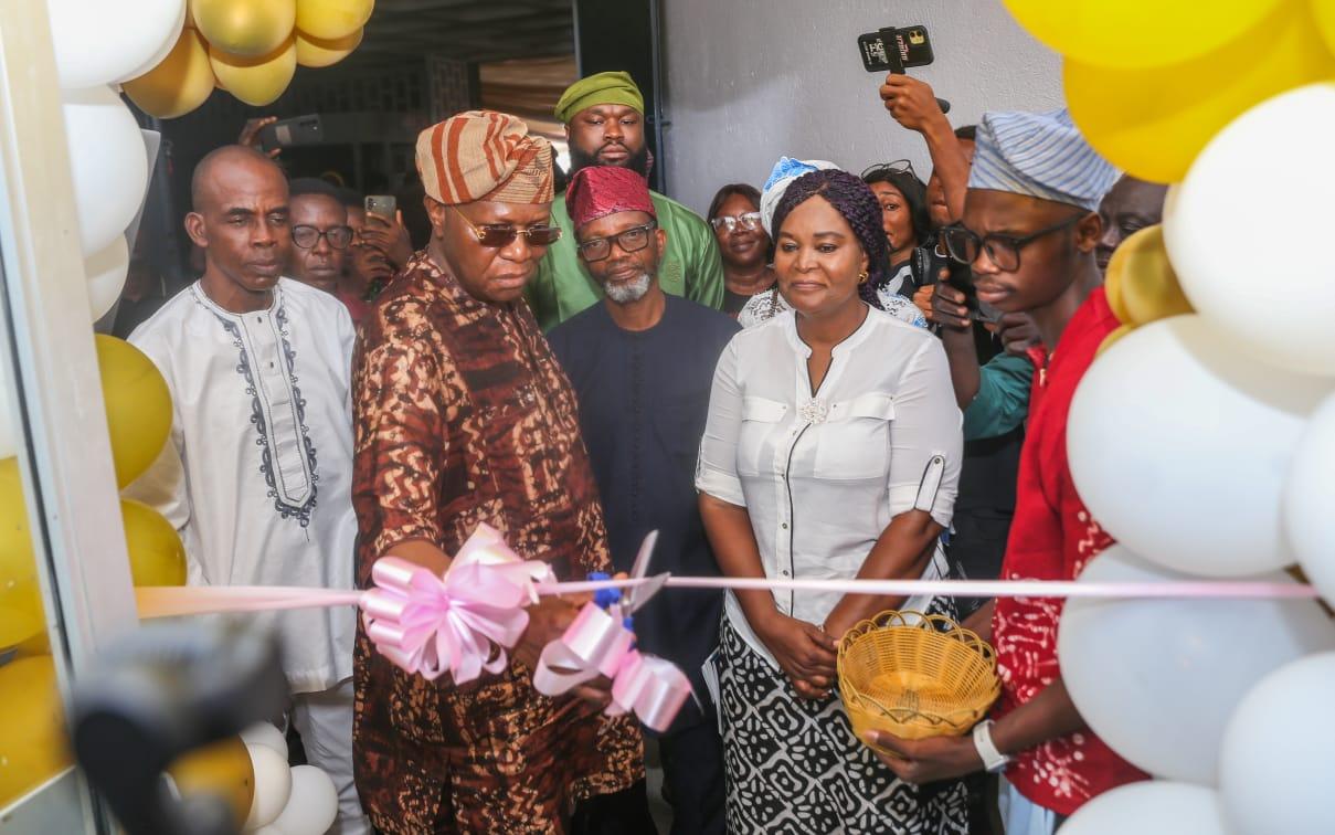 Shyllon Refurbishes Art Exhibition Hall in Ibadan