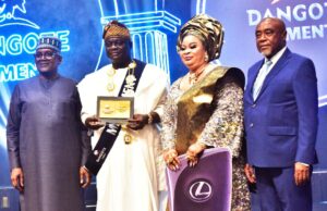 L-R: President/CE, Dangote Industries Limited, Aliko Dangote; Overall Winner, Otunba Kazeem Olayemi Odeyeyiwa, MD/CEO Kazab Heritage Limited and his wife, Chief Mrs Adesola Odeyeyiwa; Chairman, Dangote Cement Plc, Emmanuel Ikazoboh at the Dangote Cement Plc 2025 Customer Award Night and Celebration, in Lagos on Wednesday, 14 January, 2026.