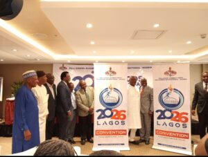 The lógo unveiling ceremony