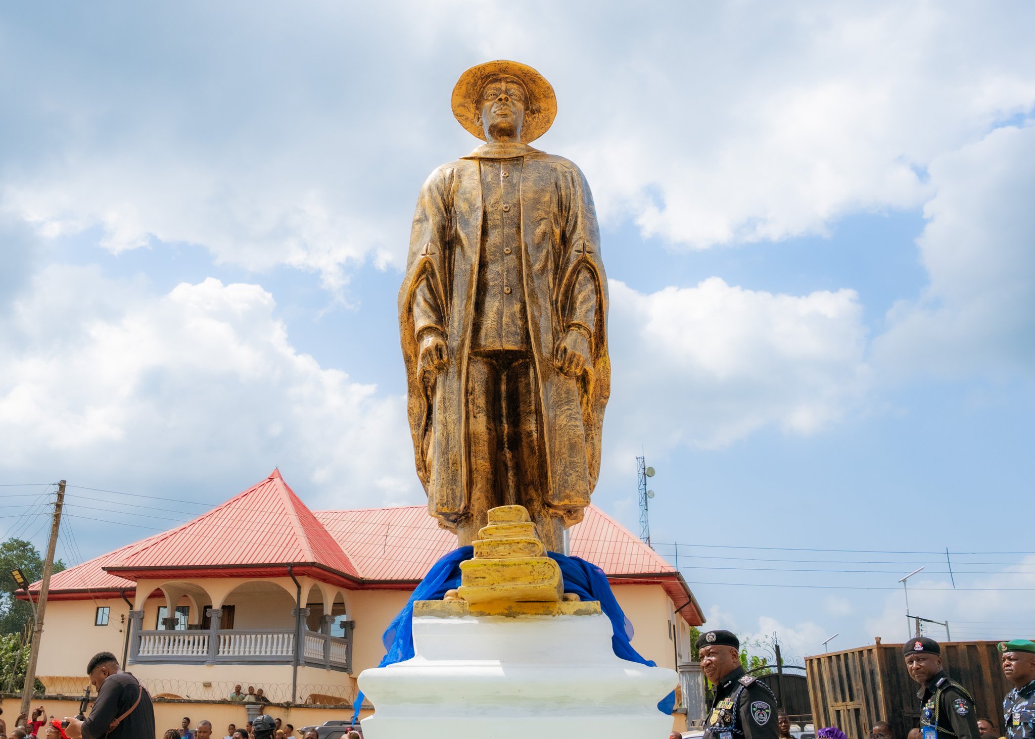 The statue of he educationist