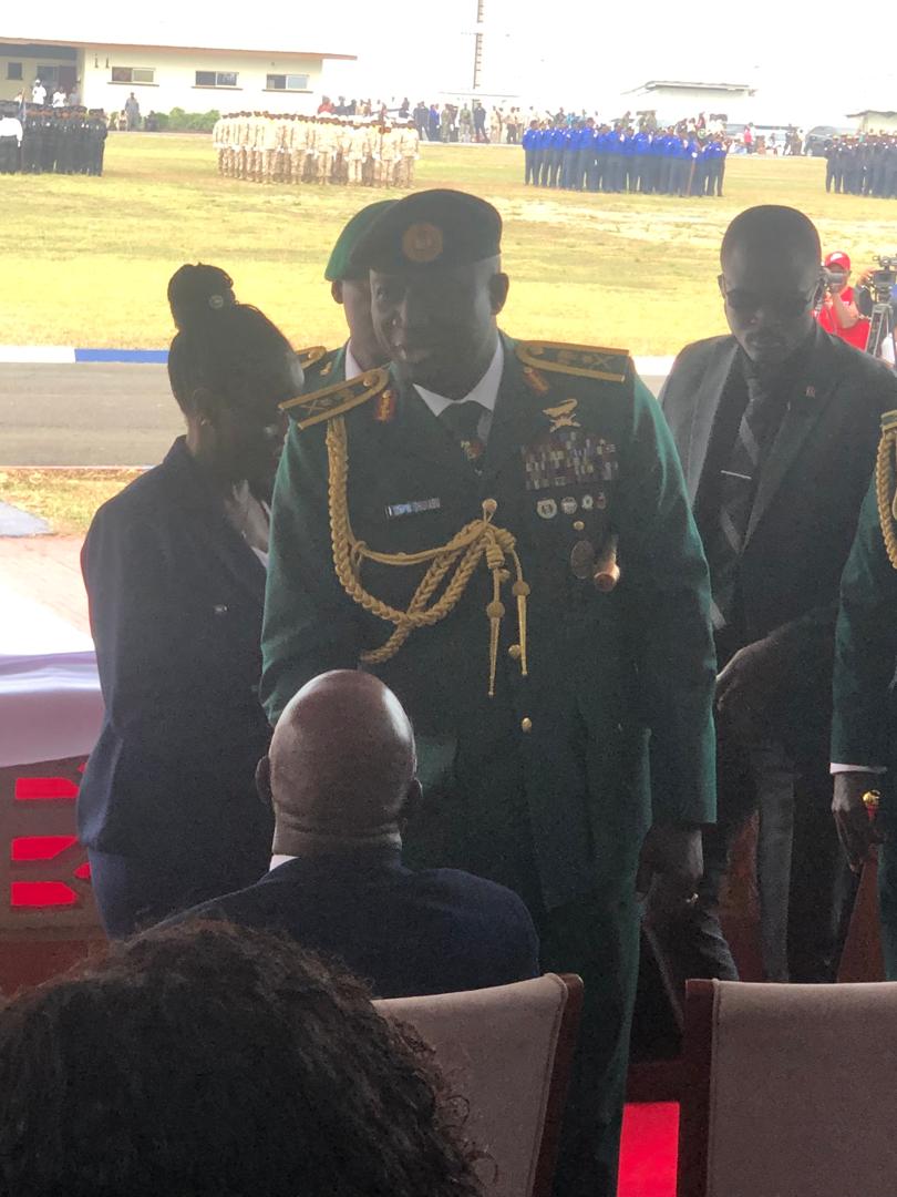 Nigeria Chief of Army Staff, Lt Gen Waidi Shuaibu greeting President Boakai at today’s ceremony