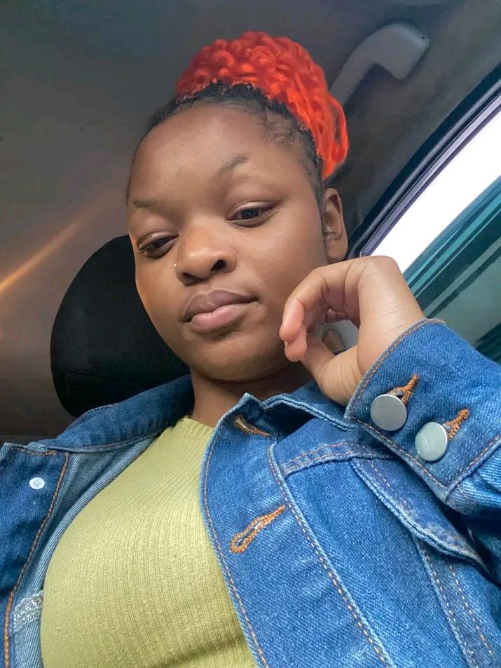 Videos: Zimbabwean lady sets internet on fire with explicit content