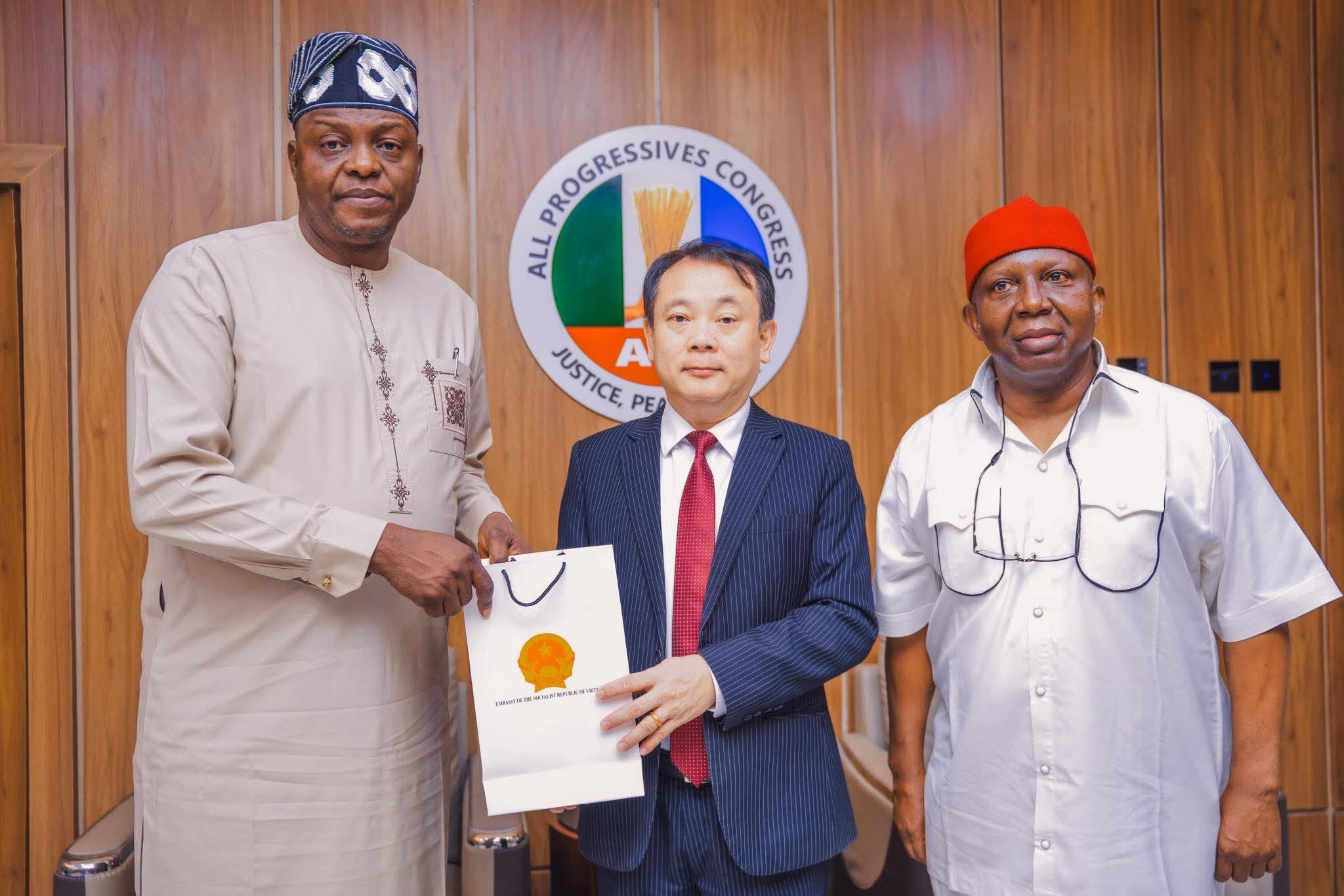 APC National Chairman, Professor Nentawe Yilwatda, Vietnamese Ambassador to Nigeria, Bui Quoc Hung and another official