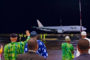 The flight, operated by Max Air, departed Iperu at about 11:00 p.m. with 345 pilgrims