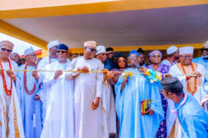 Governors Oyebanji, Aiyedatiwa, Baba Akande, traditional rulers during the commissioning